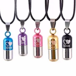 LOVE - capsule vorm hanger - kettingHalskettingen
