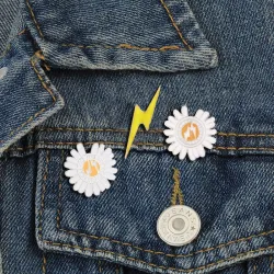 Lightning Daisy - Enamel Pins - BroochesBroches