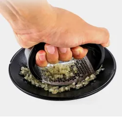 304 Garlic Press - Household - Manual - KitchenMessenslijpers