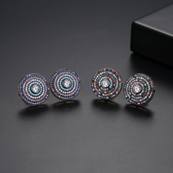 Elegante runde Ohrringe mit Kristallen