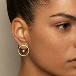 Elegant round earrings with crystal