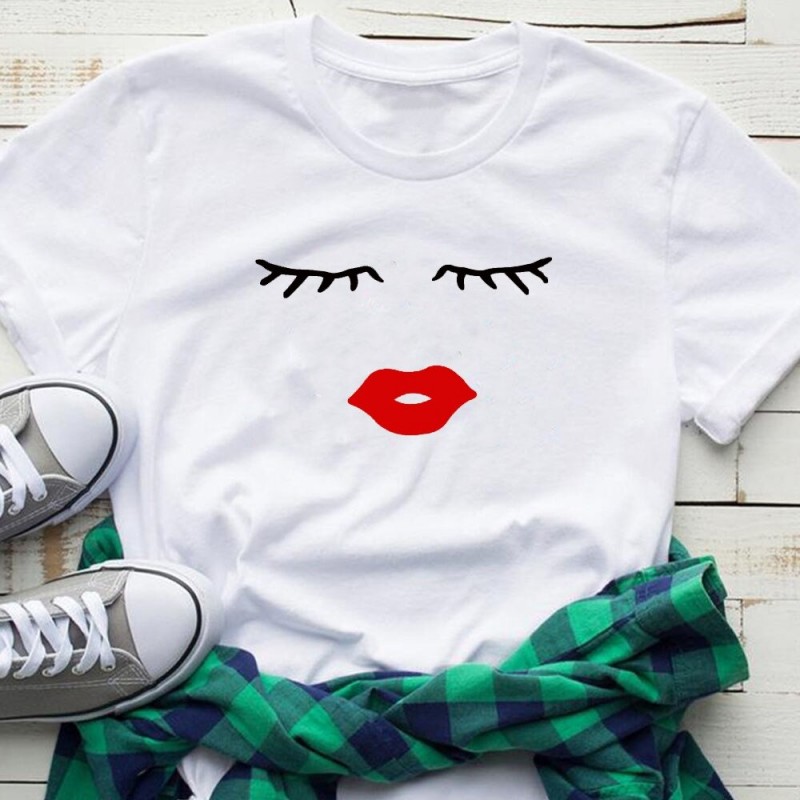 Trendy t-shirt met korte mouwen - wimpers / rode lippenBlouses & overhemden