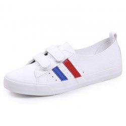 Klassieke witte sneakers - platte loafers met klittenbandSchoenen