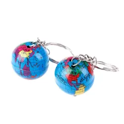 Trendy sleutelhanger met wereldkaart globeSleutelhangers
