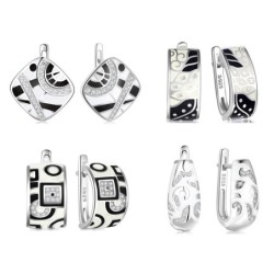 Trendige Ohrringe mit Zirkonia - schwarz / weißes Emaillemuster - original 925er Silber