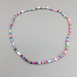 Klassische kurze Halskette - mit bunten Perlen - elastischer Faden