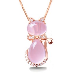 Stilvolle Halskette aus Roségold – Anhänger in Katzenform – Kristalle – rosafarbener Opal