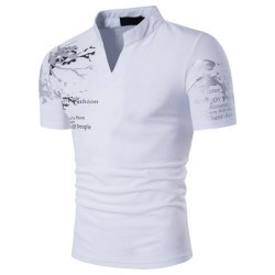 Modisches Kurzarm-T-Shirt - offener Stehkragen - bedruckte Ärmel