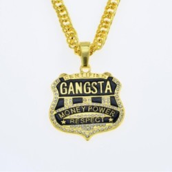 Gangsta - goldene Halskette im Rap-Stil