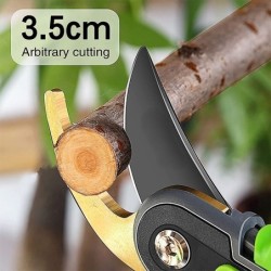 Garden scissors - sharp secateur - plants / branches trimmingGarden