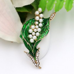 Grünes Blatt / Perlen / Kristalle - elegante Brosche
