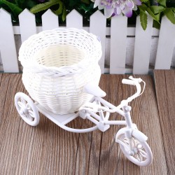 Weißes Kunststofffahrrad – dekorativer Blumenkorb – Behälter
