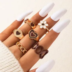 Retro style ringen - bruine bloemen / harten - 6 stuksRingen