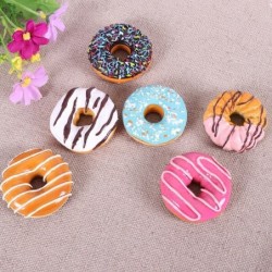 Dekorative Kühlschrankmagnete – bunte Donuts