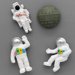 3D astronaut - fridge magnet