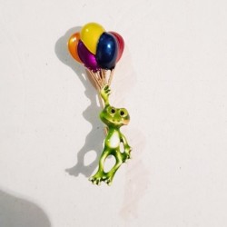 Groene kikker met kleurrijke ballonnen - brocheBroches
