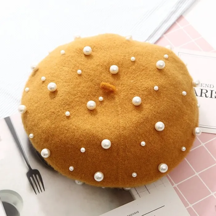 Elegant wool beret with pearls - hatPetten & Hoeden