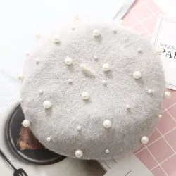 Elegant wool beret with pearls - hatPetten & Hoeden
