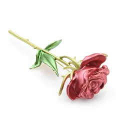 Elegant brooch with a red roseBroches
