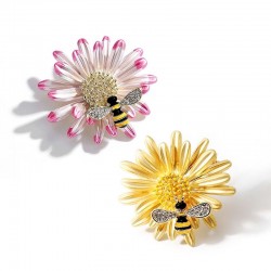 Crystal bee and daisy - an elegant broochBroches